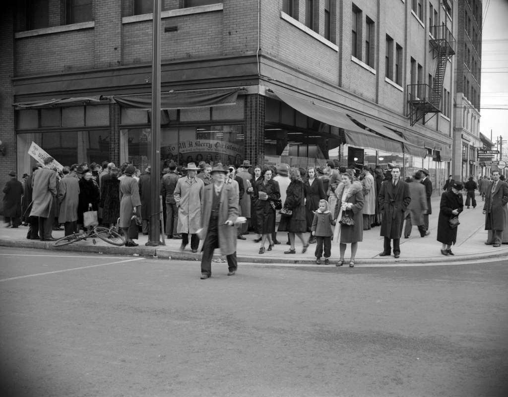 Crowds gathered outside Kelly's appliance store to look at a Christmas window display; Image: Vancouve Archives