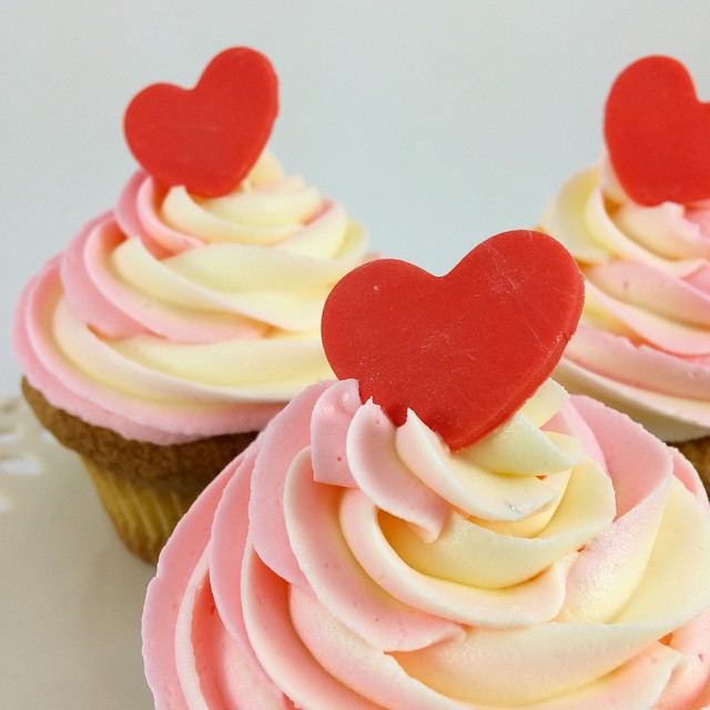 Valentine's cupcakes from Cupcakes. Image Credit: Cupcakesonline.com